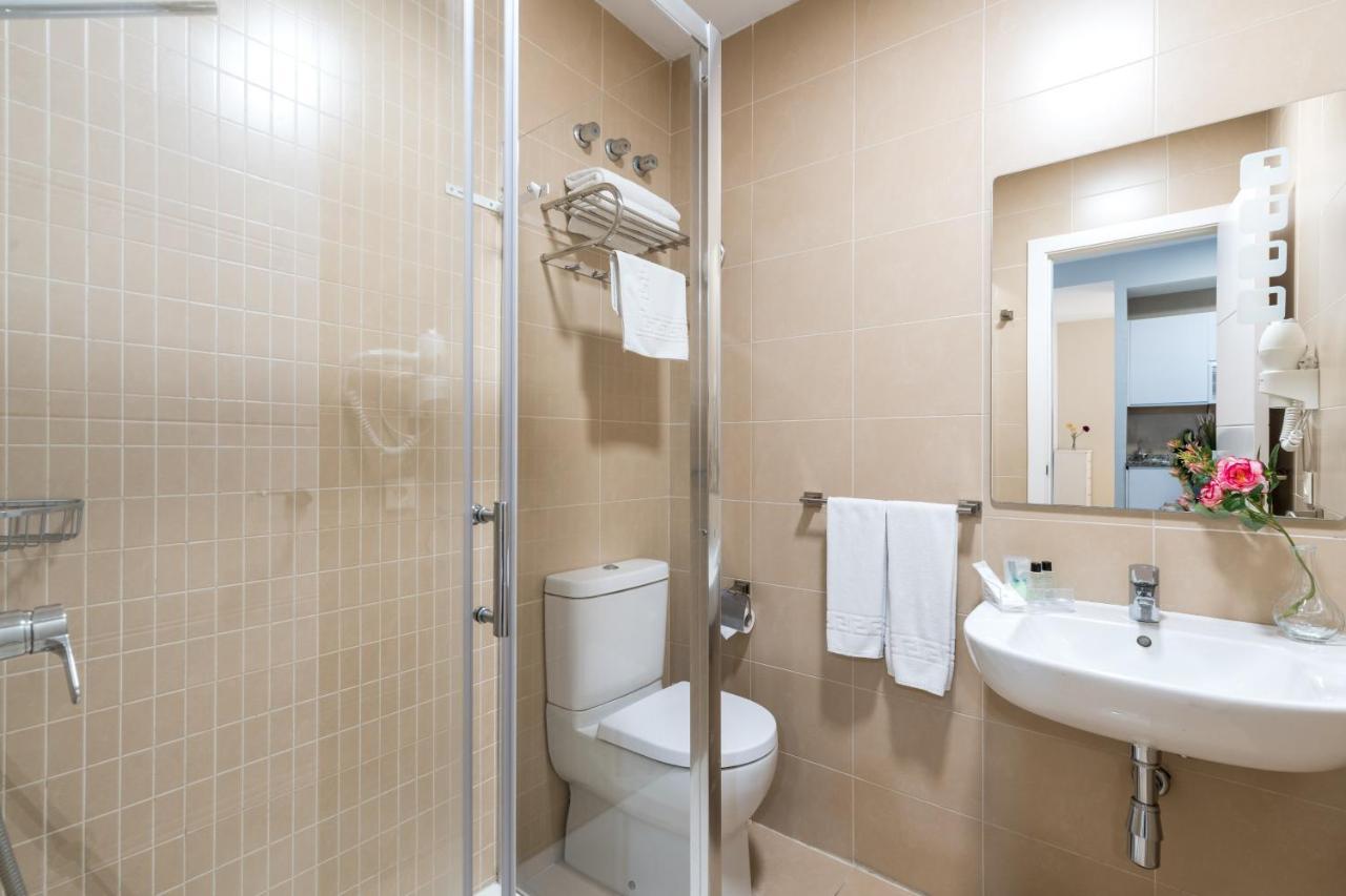 Lumbreras Host Apartment Sevilla Bagian luar foto