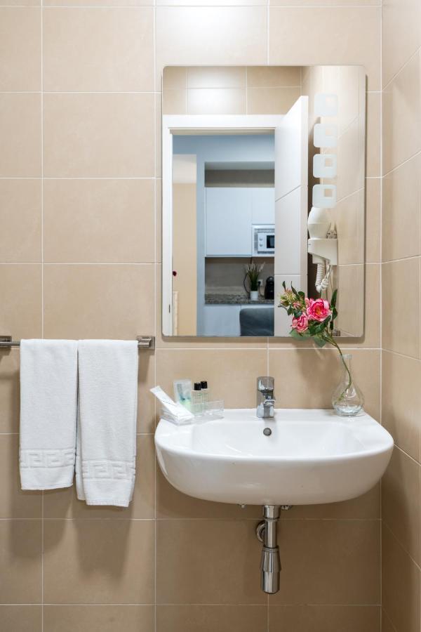 Lumbreras Host Apartment Sevilla Bagian luar foto
