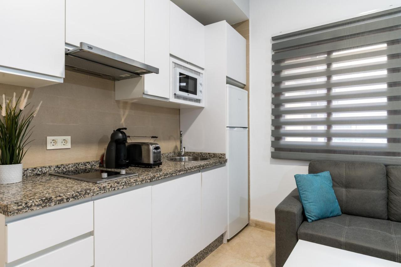Lumbreras Host Apartment Sevilla Bagian luar foto
