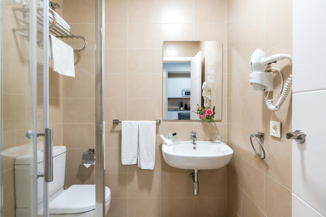 Lumbreras Host Apartment Sevilla Bagian luar foto