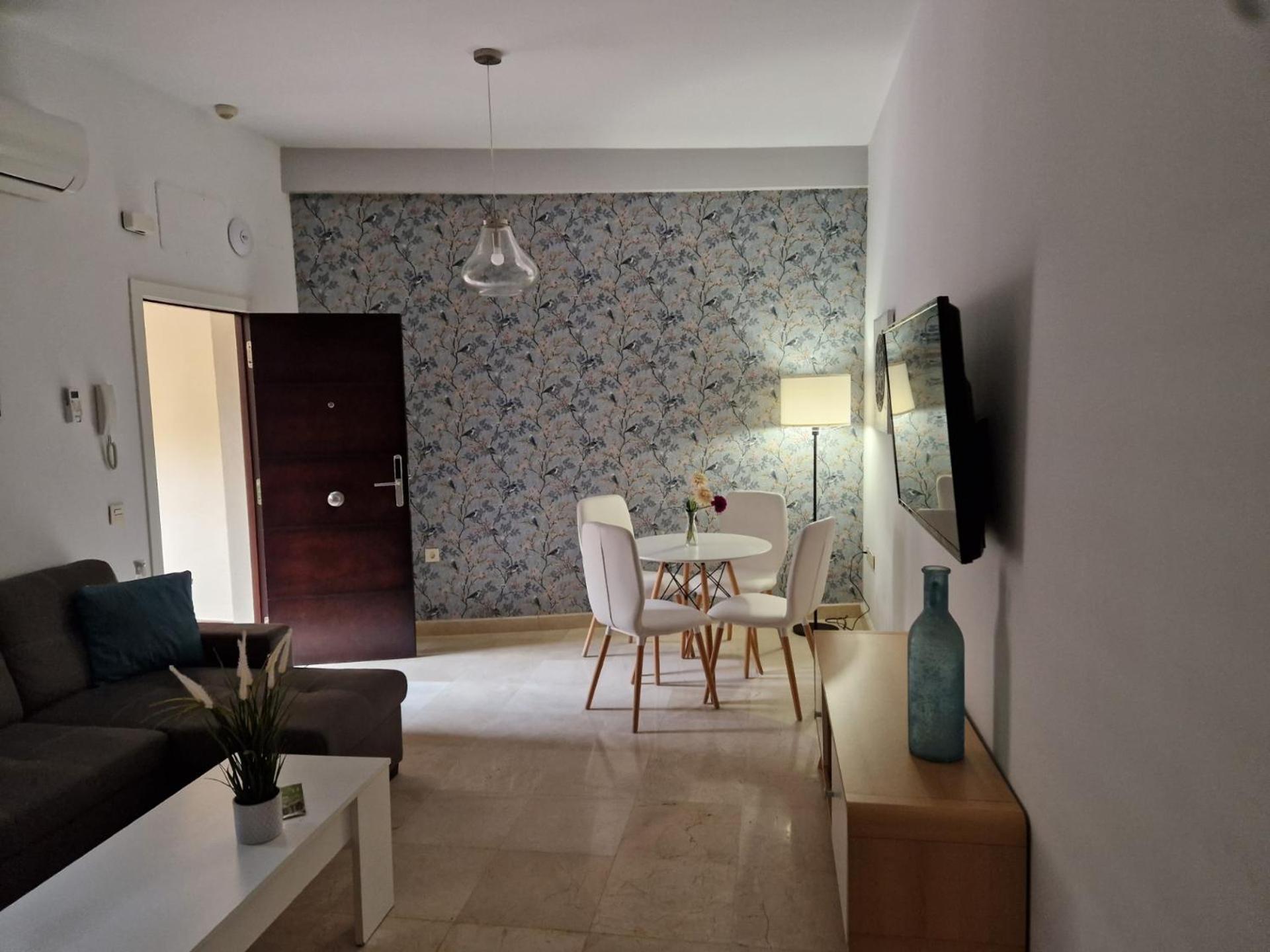 Lumbreras Host Apartment Sevilla Bagian luar foto
